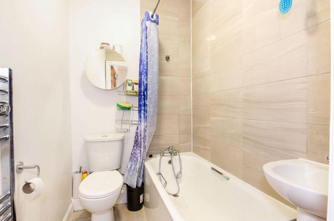 Spacious Studio Flat- Watford Junction & Harry Potter World Экстерьер фото