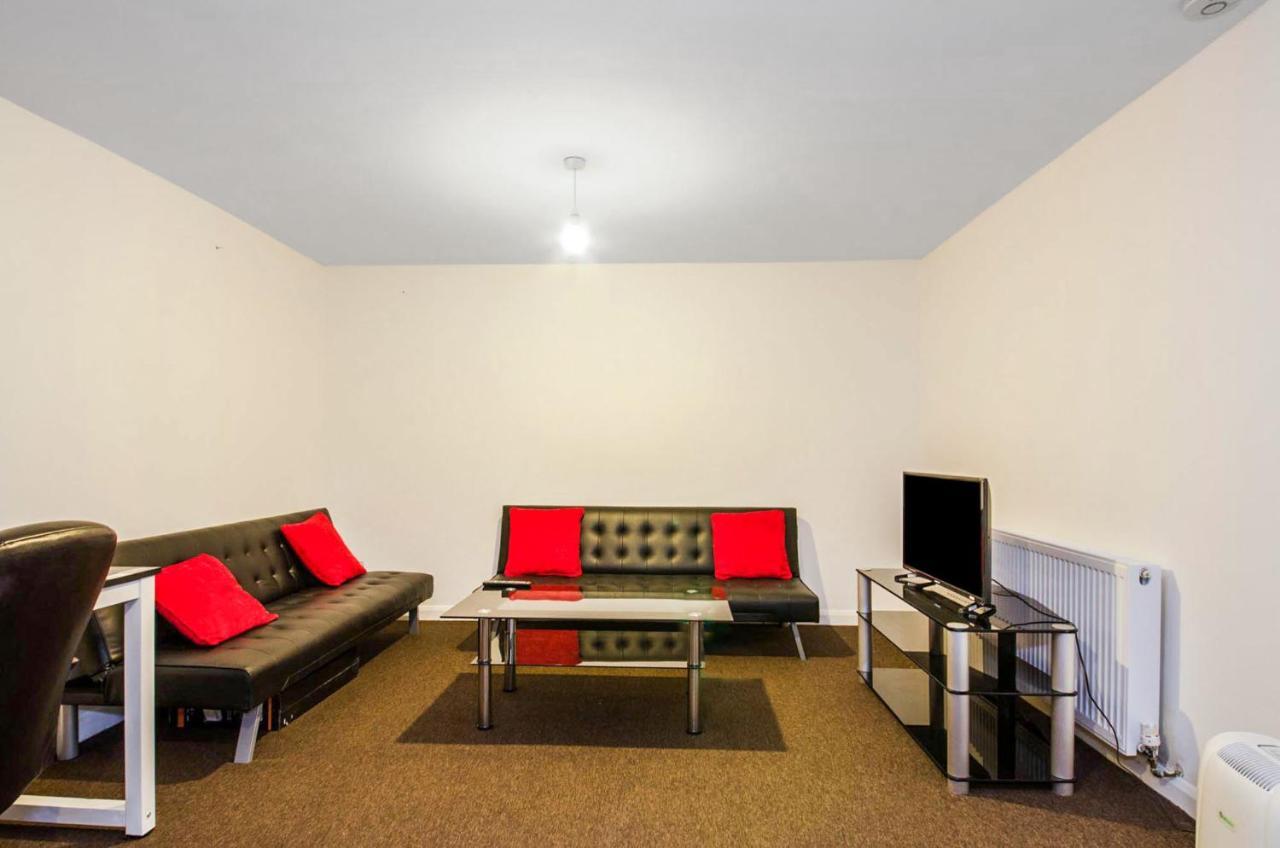 Spacious Studio Flat- Watford Junction & Harry Potter World Экстерьер фото